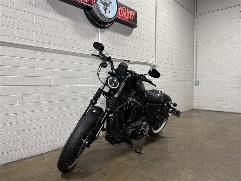 2017 HARLEY DAVIDSON XL883N Sportster Iron 883