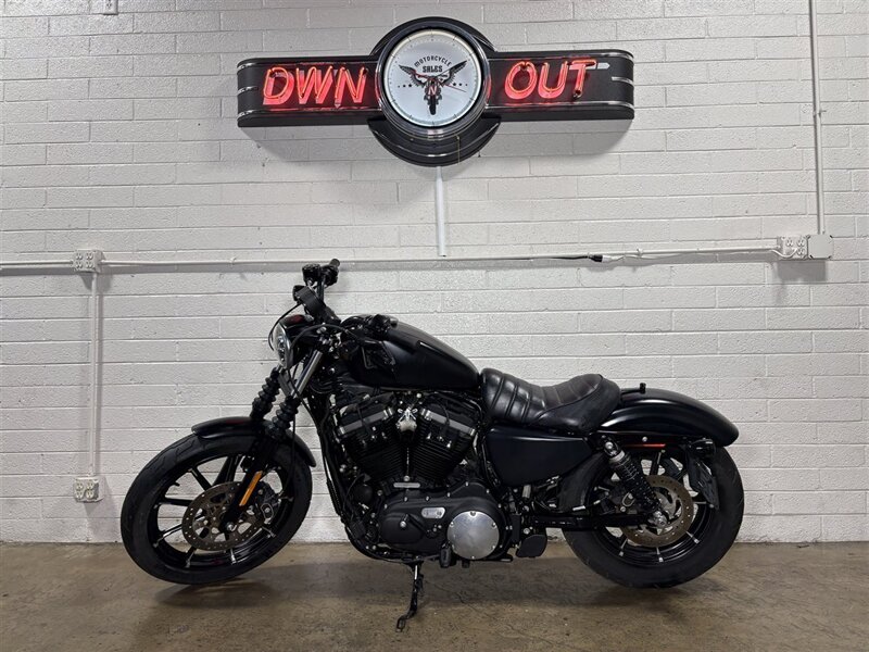 2020 HARLEY DAVIDSON XL883N Sportster Iron 883