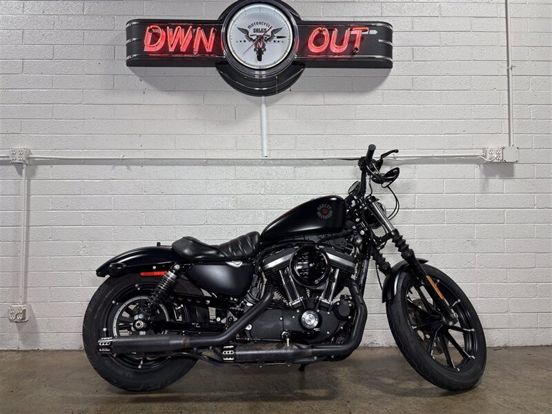 2020 HARLEY DAVIDSON XL883N Sportster Iron 883
